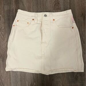Levi's Cream denim mini skirt size 27